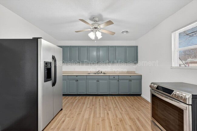 Building Photo - 811 St Thomas Ln