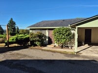Building Photo - Upgraded 2 Bedroom Duplex Walking Distance...