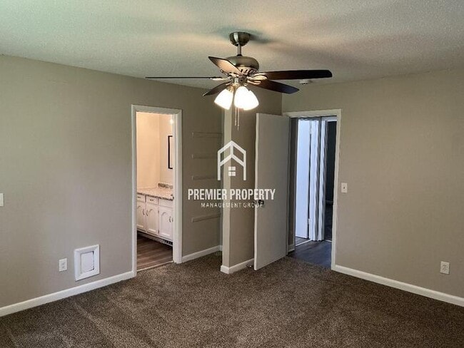Building Photo - 6119 Rickwood Dr NW
