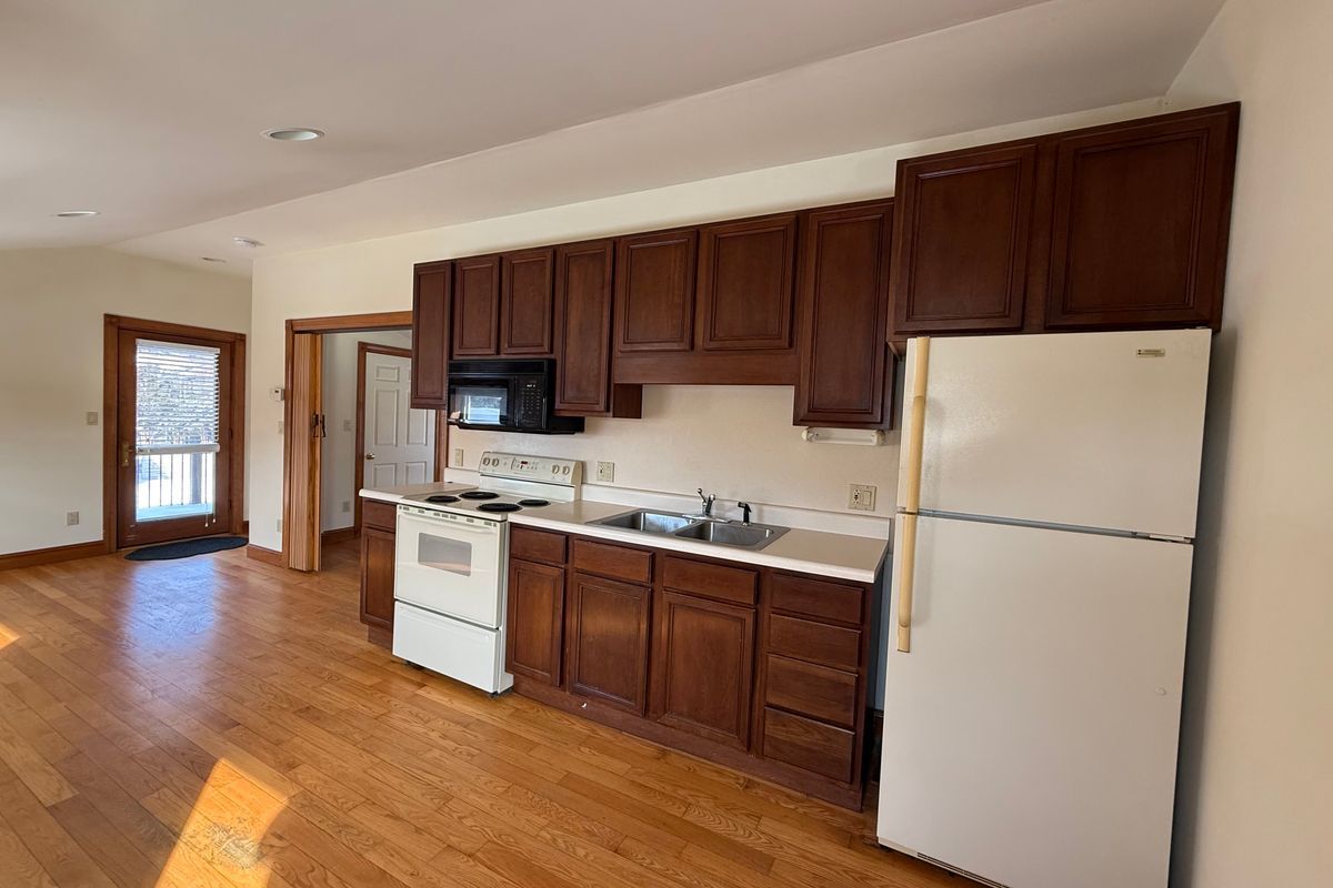 Building Photo - 109 Lake Ave