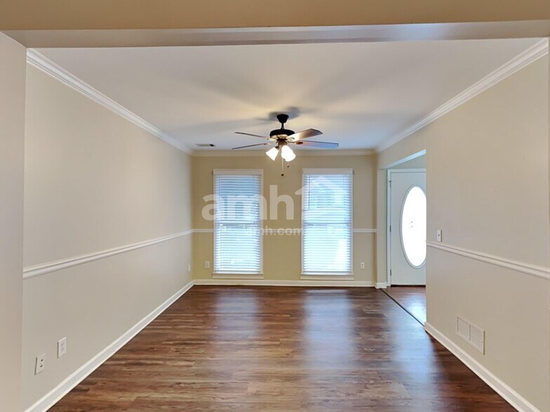 Building Photo - 2011 Aldbury Ln