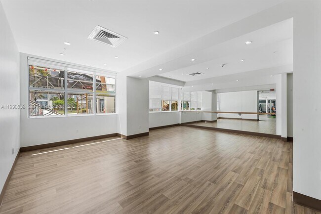 Building Photo - 3301 NE 1st Ave