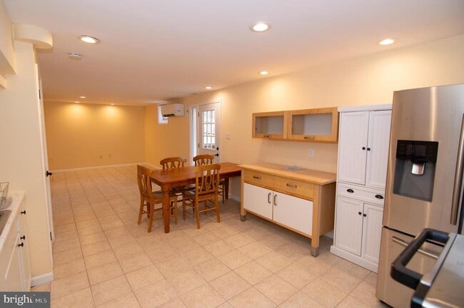 Building Photo - 404 Talahi Rd SE