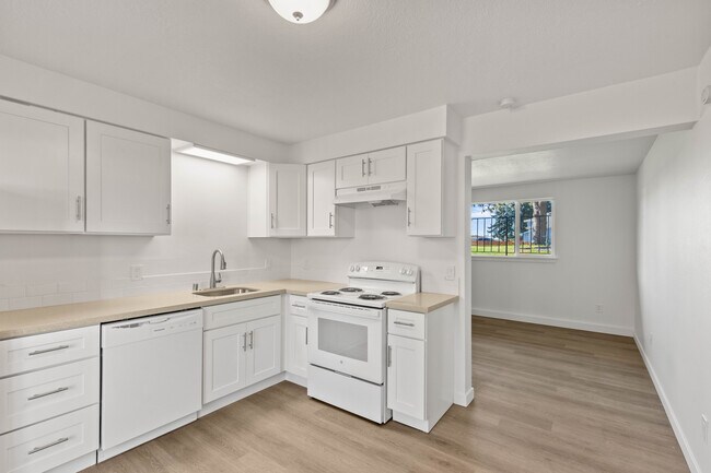 Building Photo - Greenwood Apartments