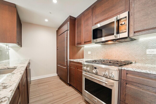 Building Photo - 1000 Ave at Port Imperial