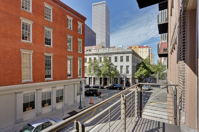 Building Photo - 441 Gravier St