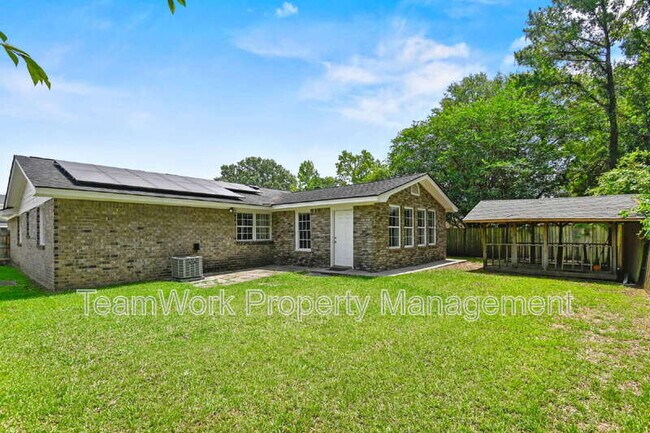 Building Photo - 313 Clearwater Dr