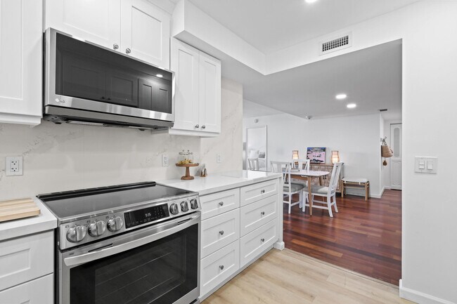 Building Photo - 1701 S Flagler Dr