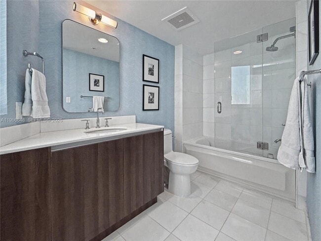 Building Photo - 665 NE 25th St