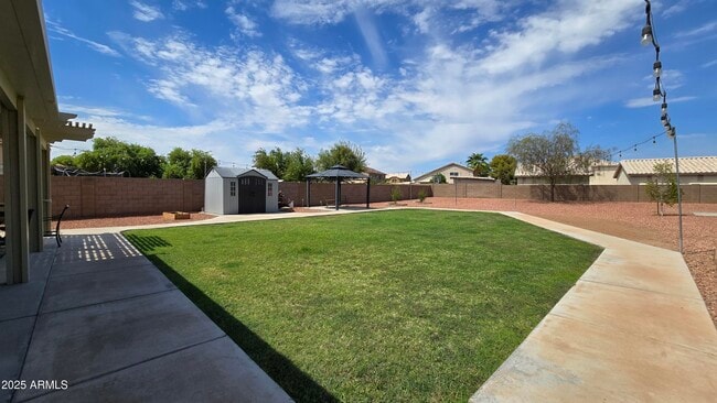 Building Photo - 12414 W Cameron Dr