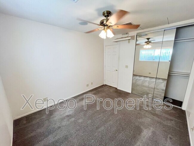 Building Photo - 420 N Villa Ct