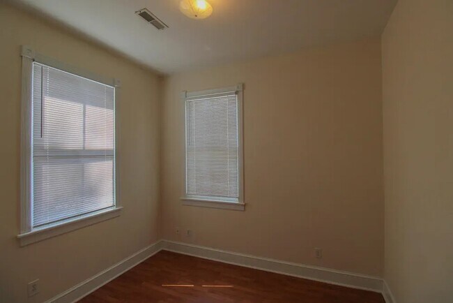 Building Photo - 3 Woolfe St