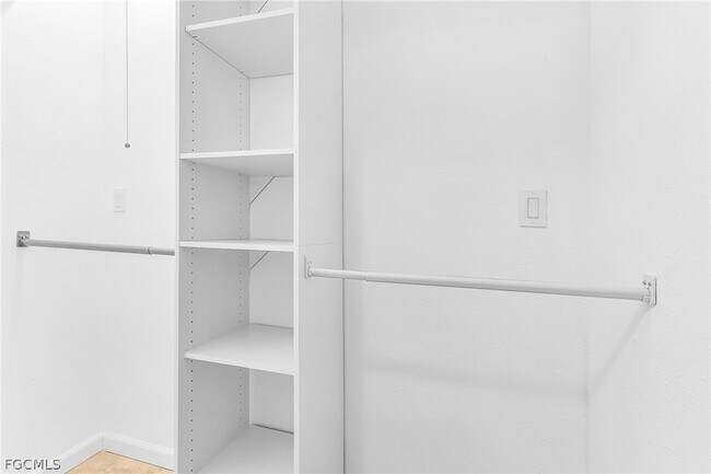 Building Photo - 2371 Baybreeze St