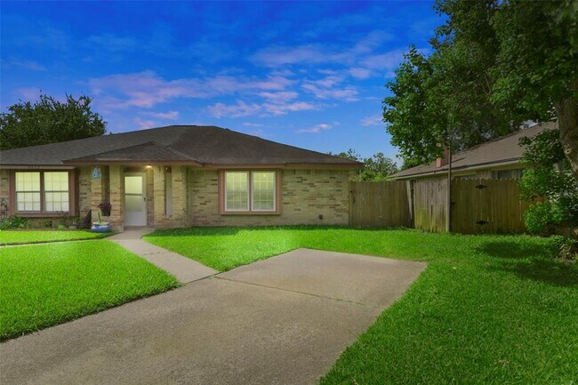 Building Photo - 3110 Oak Rock