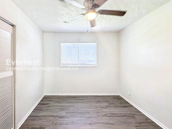 Building Photo - 2740 Teresa Dr