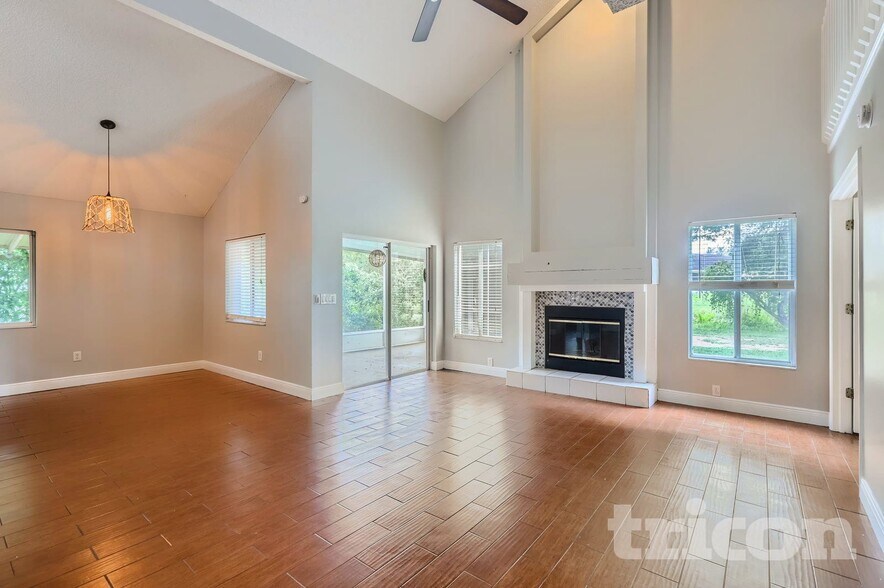 Building Photo - 28534 Tall Grass Dr