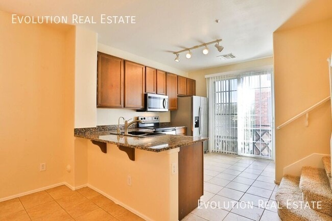 Building Photo - 2623 S Key Biscayne Dr