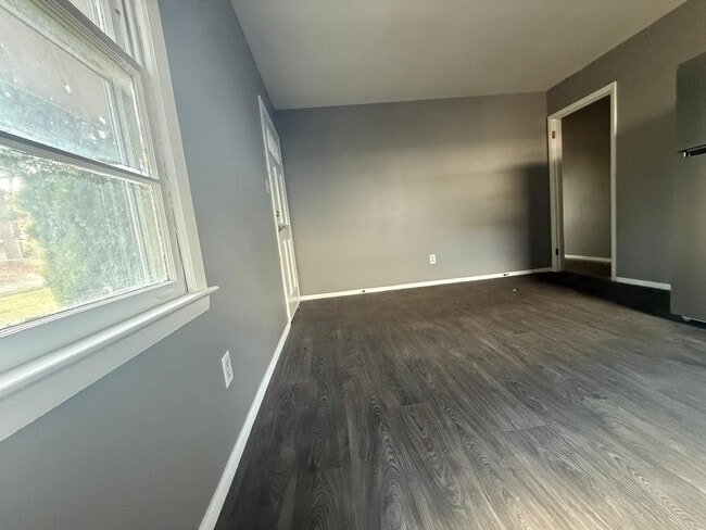 Building Photo - For Rent — Spacious & Affordable 4 Bedroom Home!