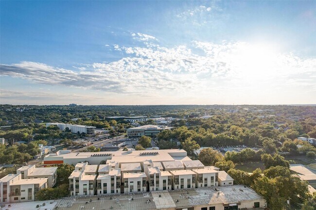 Building Photo - 1702 S Lamar Blvd