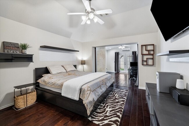 Building Photo - 2802 White Sands Dr
