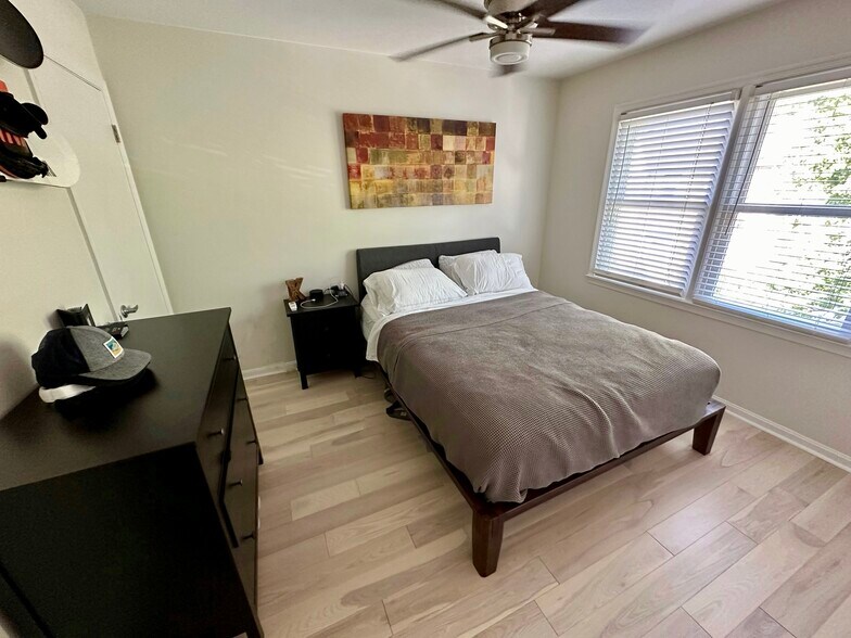 Bedroom #2 w/ walk-in closet **Unfurnished** - 3814 Usher Ct