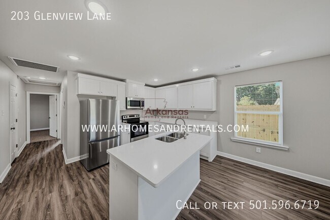 Building Photo - 203 Glenview Ln