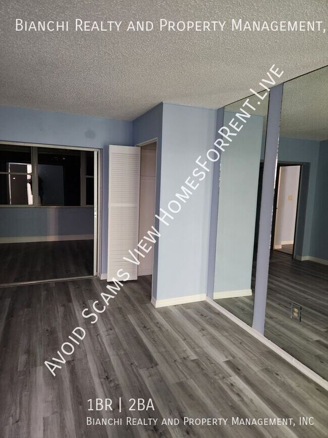 Building Photo - 4525 Cove Cir