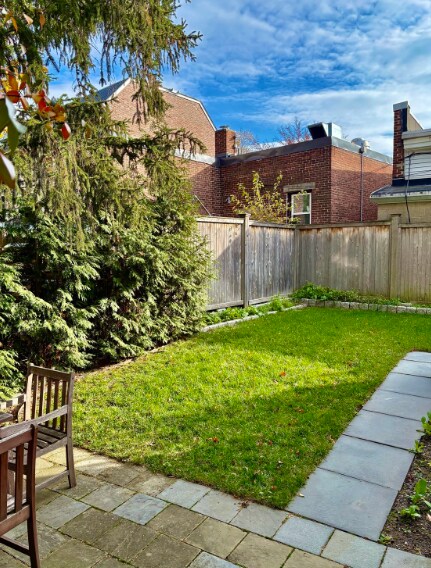 Building Photo - 7 Standish St