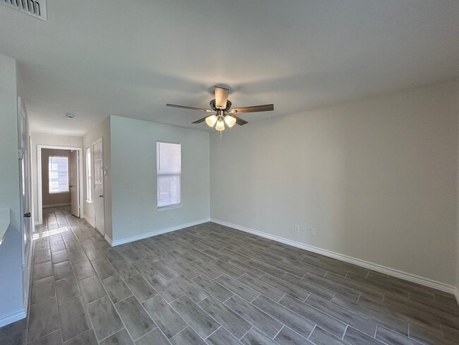 Building Photo - 100 Hillside Rd