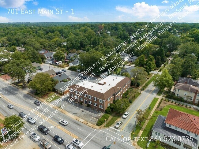 Building Photo - 701 E Main St