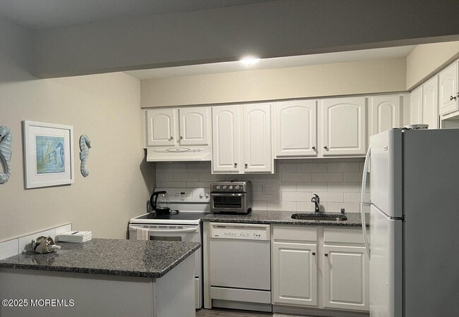 Primary Photo - 1382 Ocean Ave
