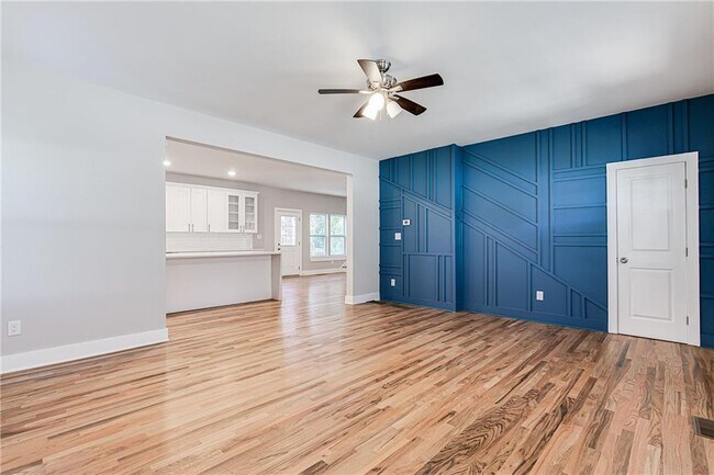 Building Photo - 870 Gaston St SW