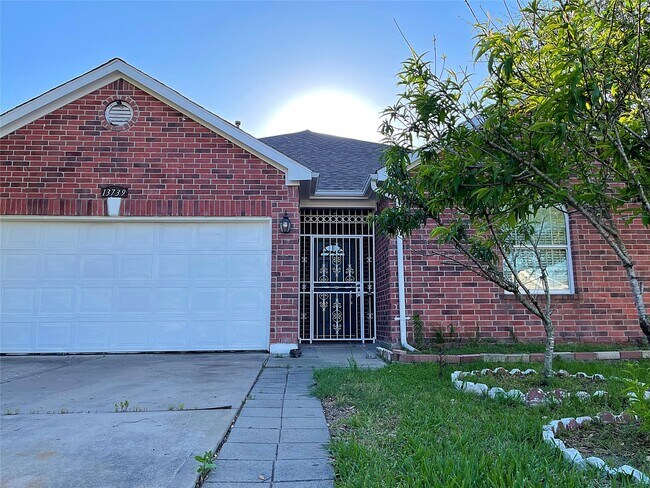 Primary Photo - 13739 Canyon Hollow Loop