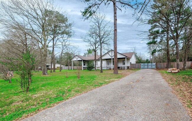 Building Photo - 4517 Emerson Ct