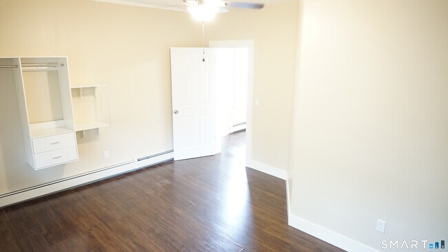 Building Photo - 316 Linwood Ave