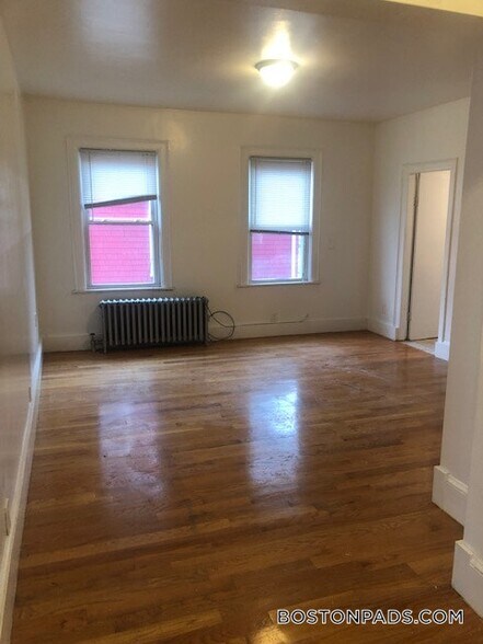 Building Photo - 33 Algonquin St