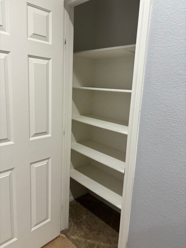 Building Photo - Wonderful single story rental in the heart of Summerlin
