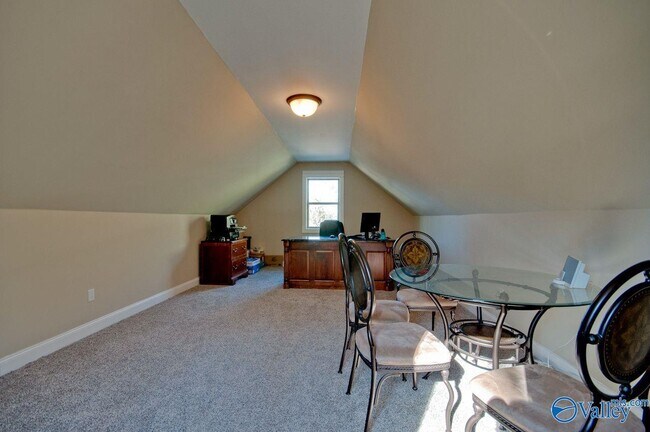 Building Photo - 1716 NE Wellman Ave