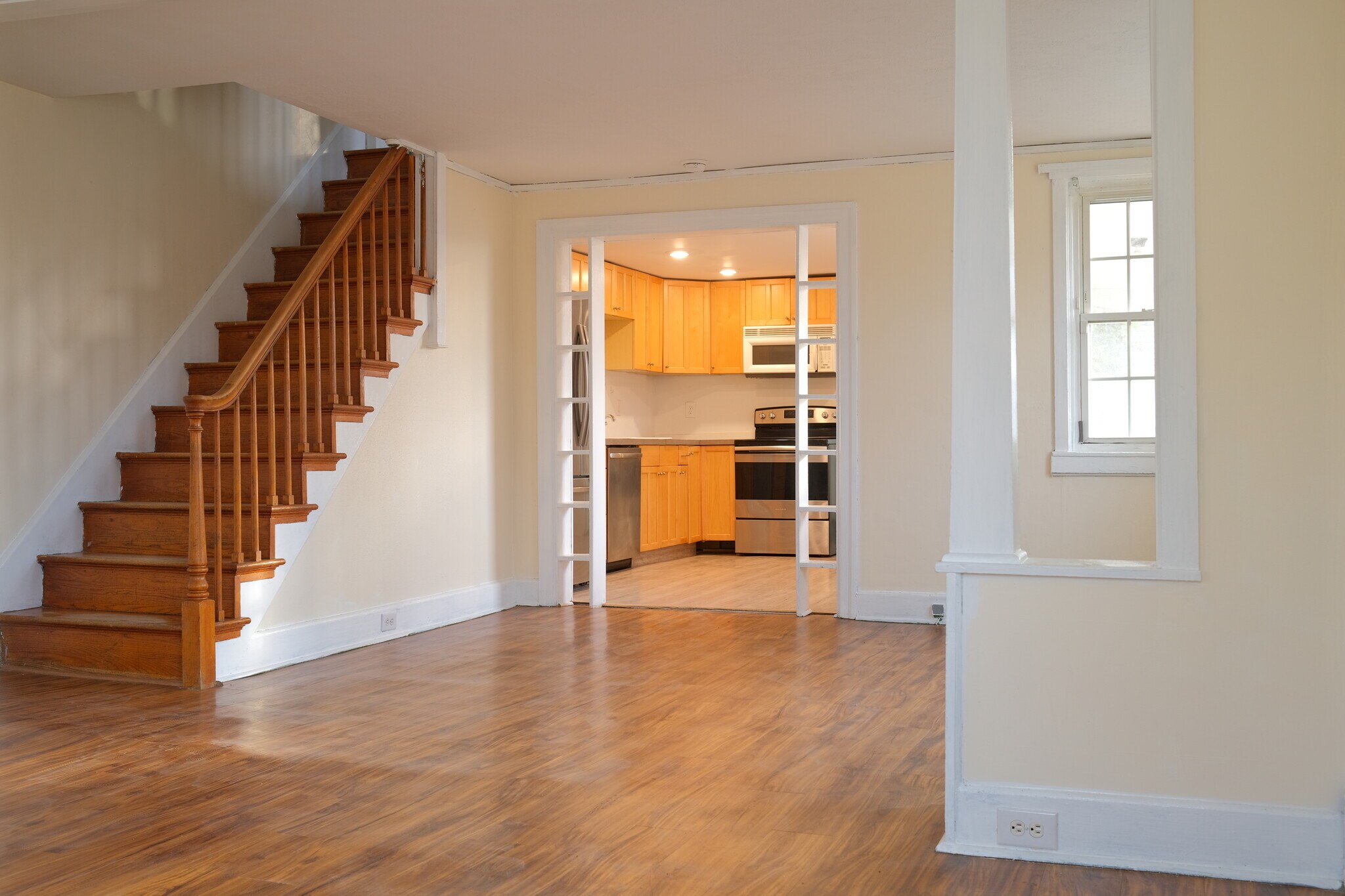 Building Photo - 1102 Lancaster Ave