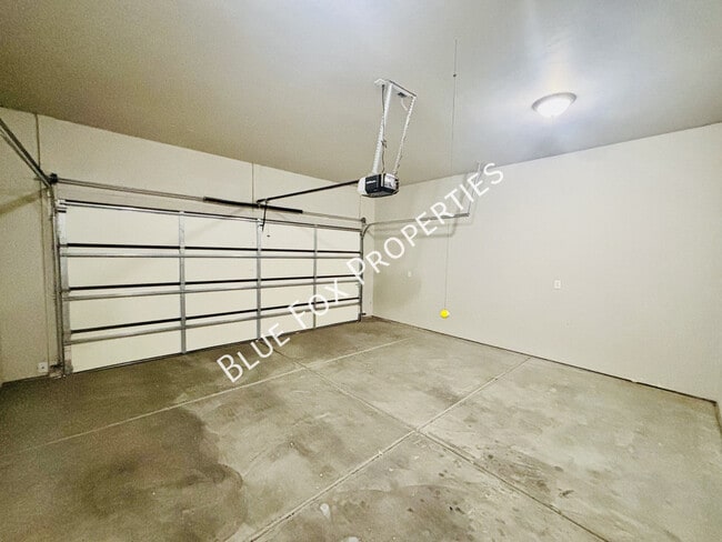 Building Photo - 149 E Stone Ct