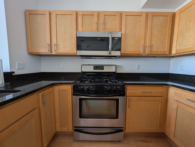 View of the kitchen - 2121 S Kinnickinnic Ave