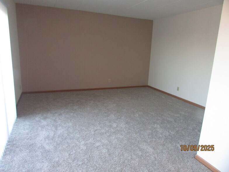 Building Photo - 1120 Eagle Feather Cir