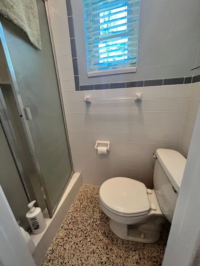 Building Photo - 6month Min. Gulfport High & Dry Home