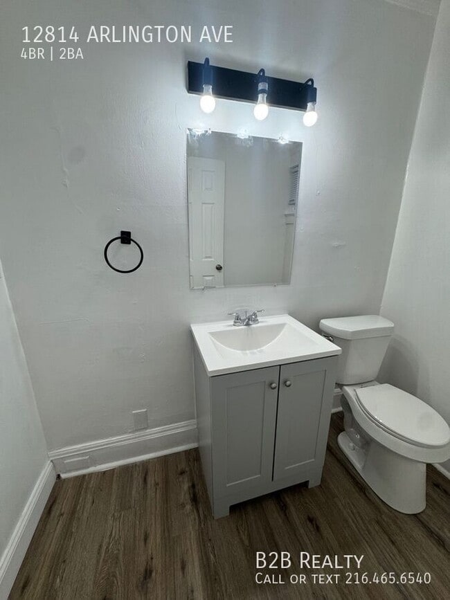 Building Photo - 12814 Arlington Ave