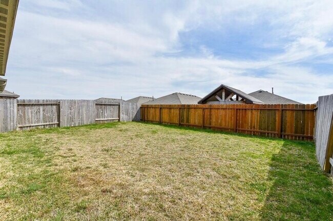 Building Photo - 21170 Alder Oaks Dr
