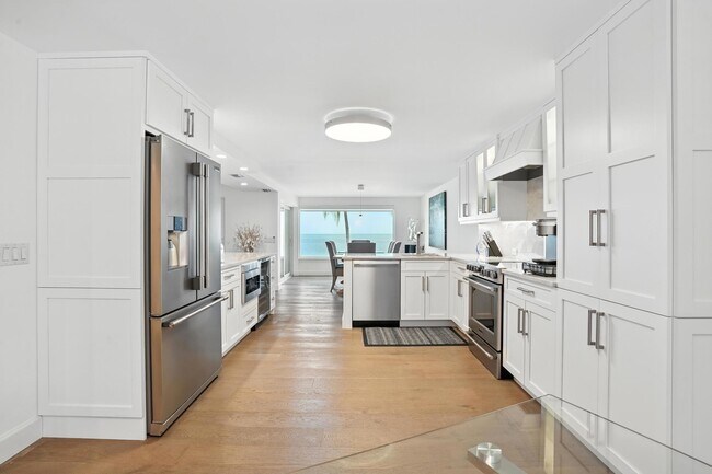 Building Photo - 9517 Gulf Shore Dr