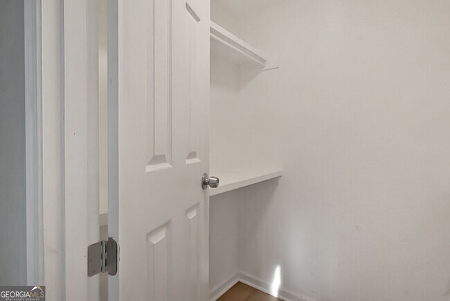 Building Photo - 5883 Brookside Dr SE