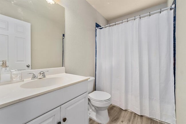 Building Photo - 9325 Linkmeadow Dr