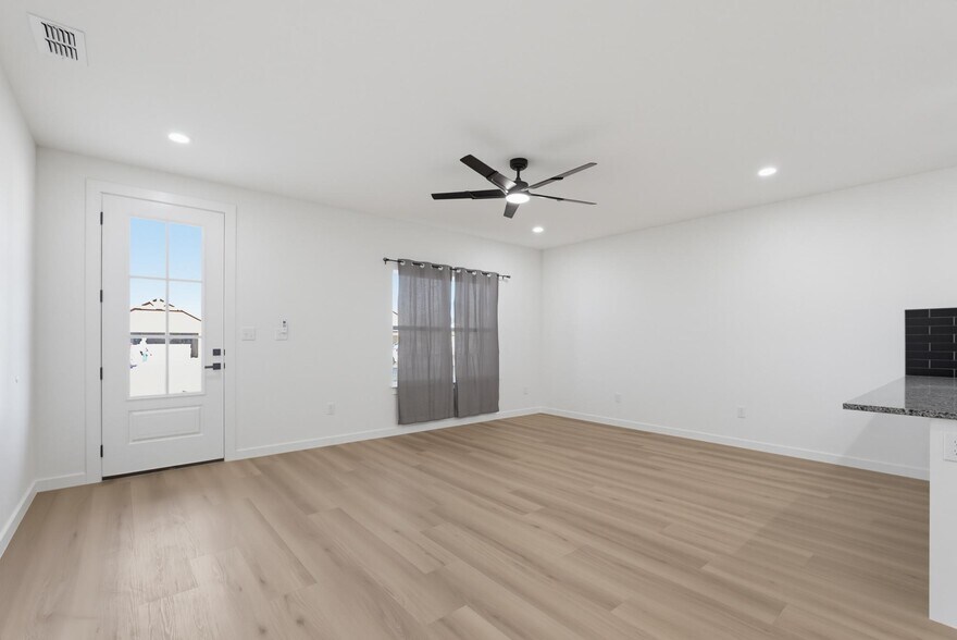 Building Photo - 7659 Lake Ridge Pky
