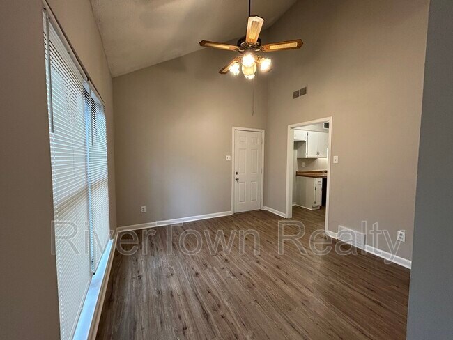 Building Photo - 3293 Leschallas Dr